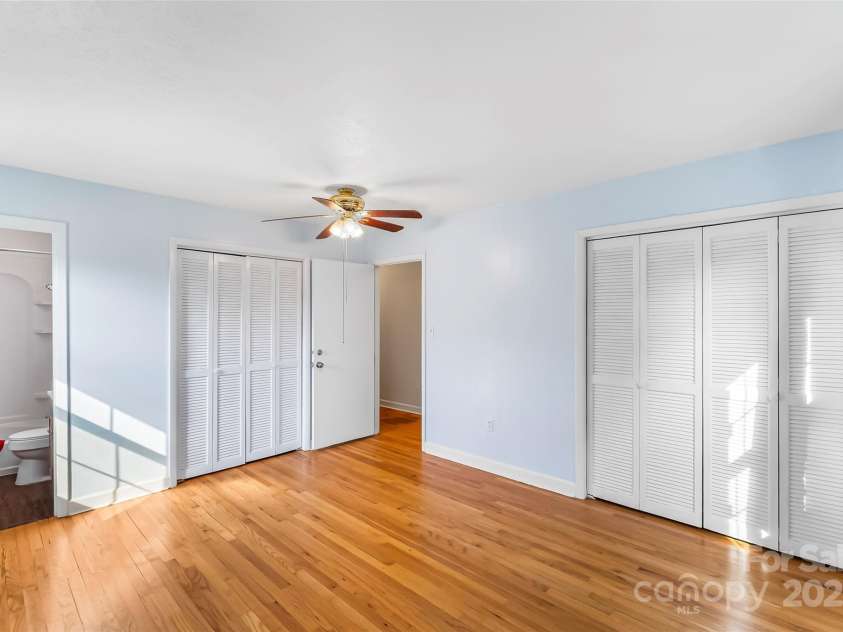 5325 US 70 Highway, Marion, NC 28752.  MLS# CAR4305207, YatesRealty ID 7303. 