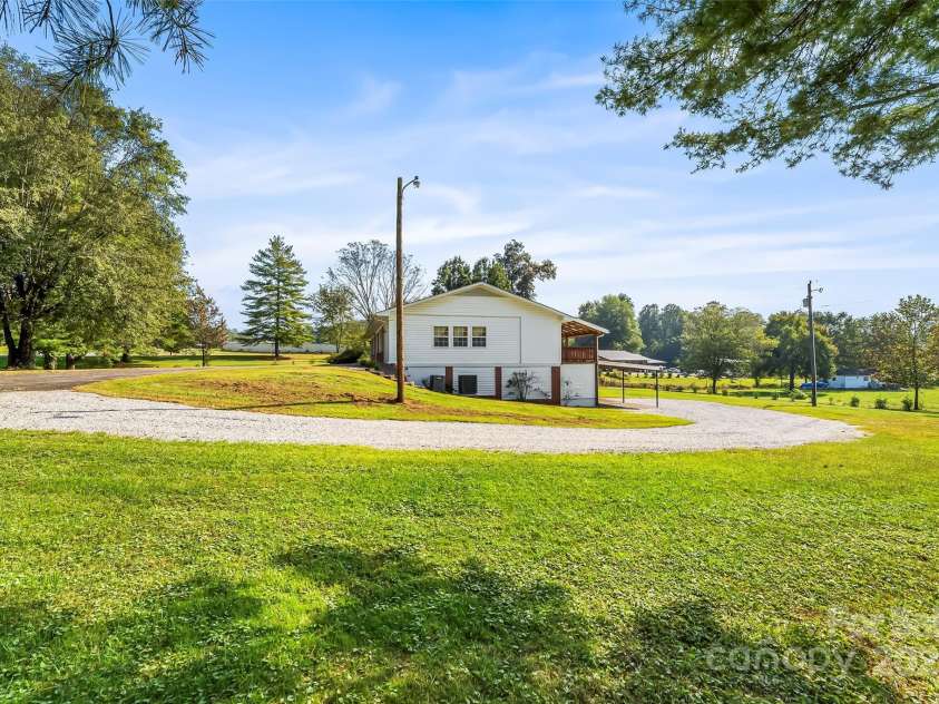5325 US 70 Highway, Marion, NC 28752.  MLS# CAR4305207, YatesRealty ID 7303. 