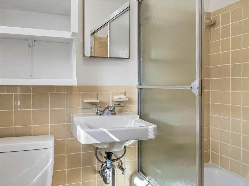 5325 US 70 Highway, Marion, NC 28752.  MLS# CAR4305207, YatesRealty ID 7303. Basement bath