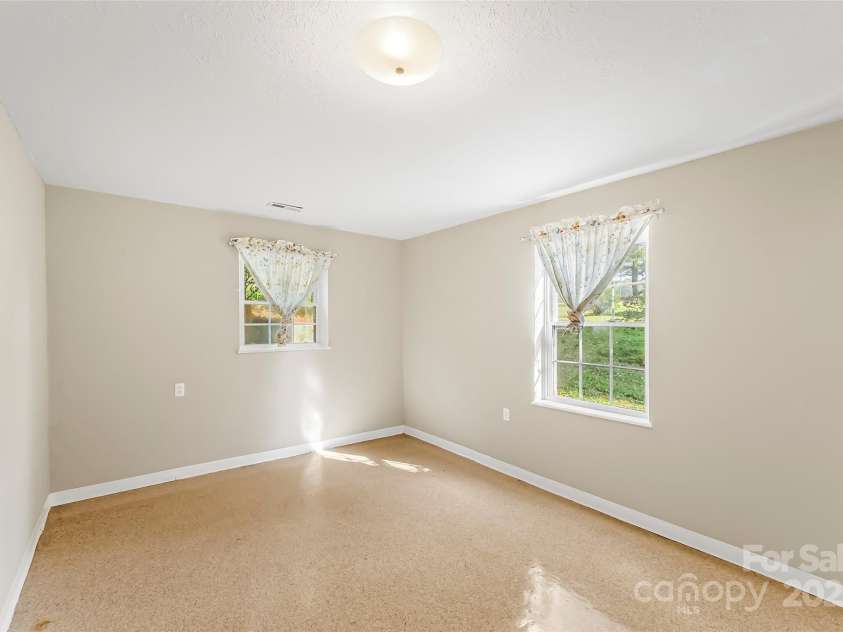 5325 US 70 Highway, Marion, NC 28752.  MLS# CAR4305207, YatesRealty ID 7303. Basement bonus room