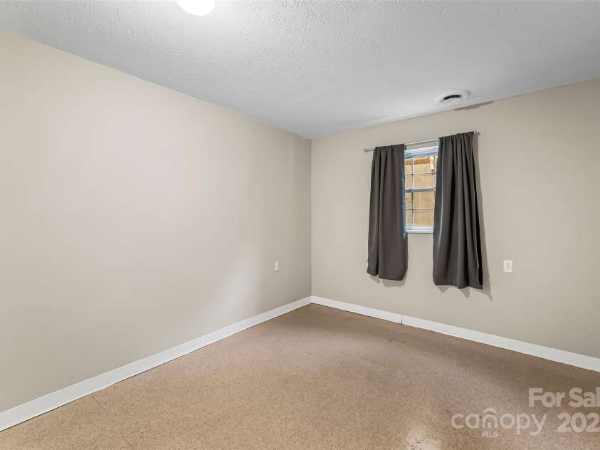 5325 US 70 Highway, Marion, NC 28752.  MLS# CAR4305207, YatesRealty ID 7303. Basement bonus room