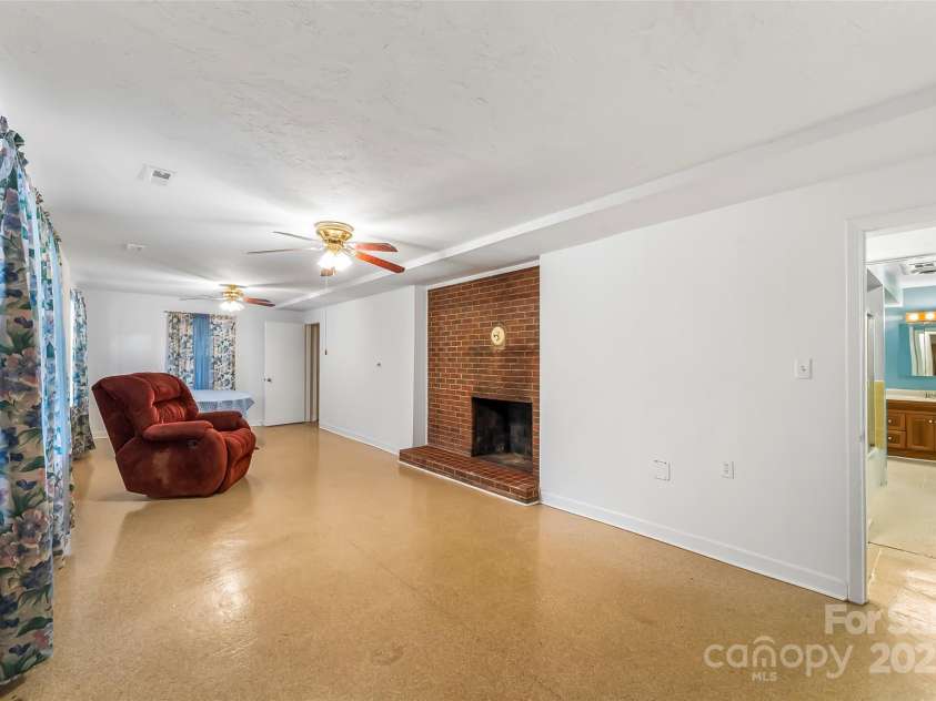 5325 US 70 Highway, Marion, NC 28752.  MLS# CAR4305207, YatesRealty ID 7303. Basement living area