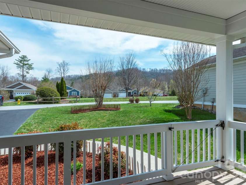 67 Little Fox Lane, Fletcher, NC 28732.  MLS# CAR4358793, YatesRealty ID 7304. 