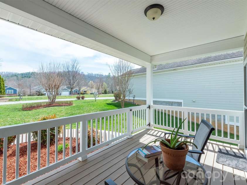 67 Little Fox Lane, Fletcher, NC 28732.  MLS# CAR4358793, YatesRealty ID 7304. 