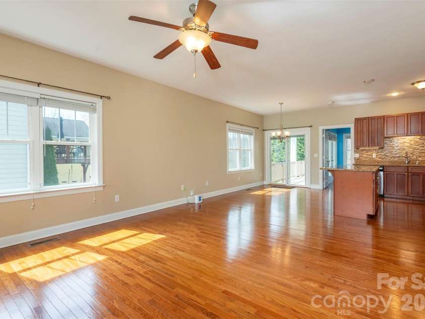 67 Little Fox Lane, Fletcher, NC 28732.  MLS# CAR4358793, YatesRealty ID 7304. 