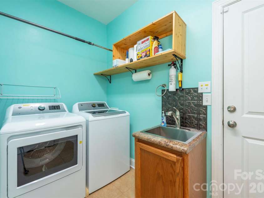 67 Little Fox Lane, Fletcher, NC 28732.  MLS# CAR4358793, YatesRealty ID 7304. 