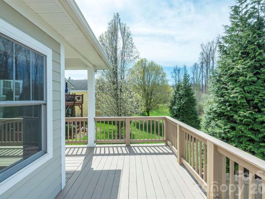 67 Little Fox Lane, Fletcher, NC 28732.  MLS# CAR4358793, YatesRealty ID 7304. 