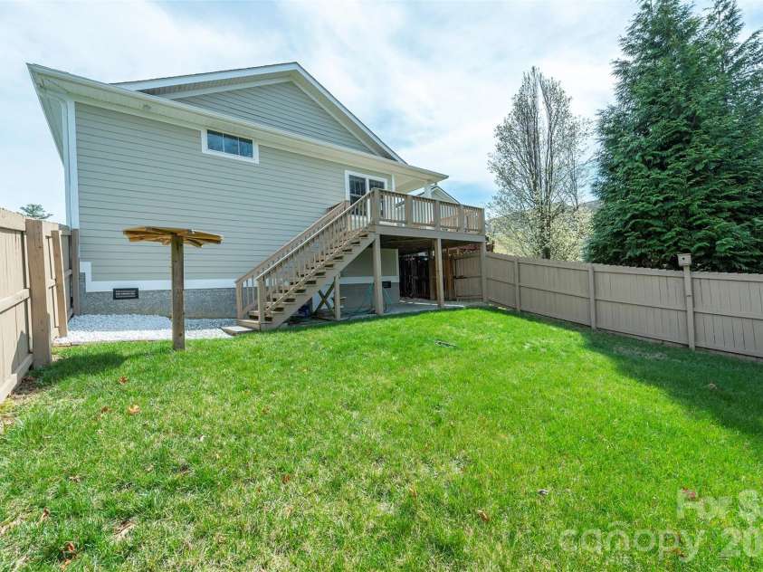 67 Little Fox Lane, Fletcher, NC 28732.  MLS# CAR4358793, YatesRealty ID 7304. 