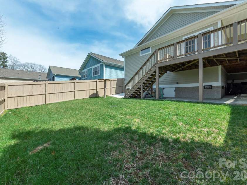 67 Little Fox Lane, Fletcher, NC 28732.  MLS# CAR4358793, YatesRealty ID 7304. 