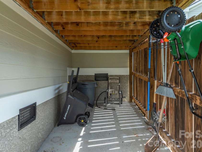 67 Little Fox Lane, Fletcher, NC 28732.  MLS# CAR4358793, YatesRealty ID 7304. 