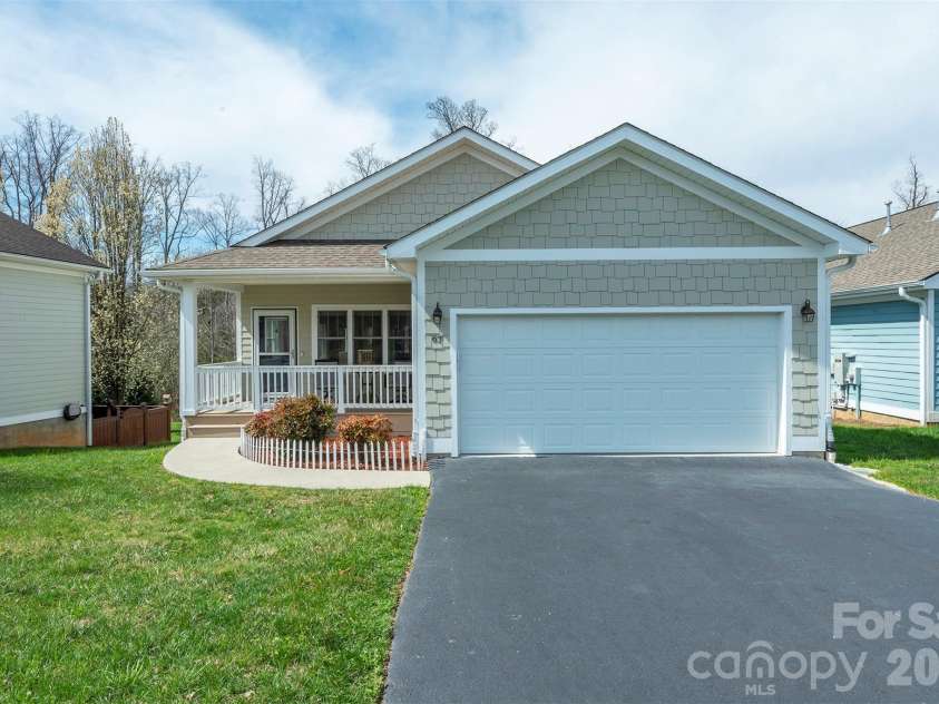 67 Little Fox Lane, Fletcher, NC 28732.  MLS# CAR4358793, YatesRealty ID 7304. 