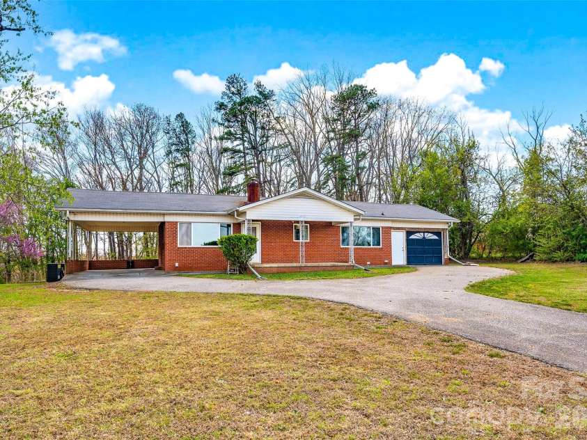 1090 Harris Bridge Road, Stony Point, NC 28678.  MLS# CAR4359624, YatesRealty ID 7305. 