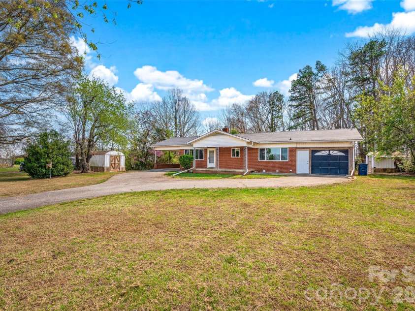 1090 Harris Bridge Road, Stony Point, NC 28678.  MLS# CAR4359624, YatesRealty ID 7305. 