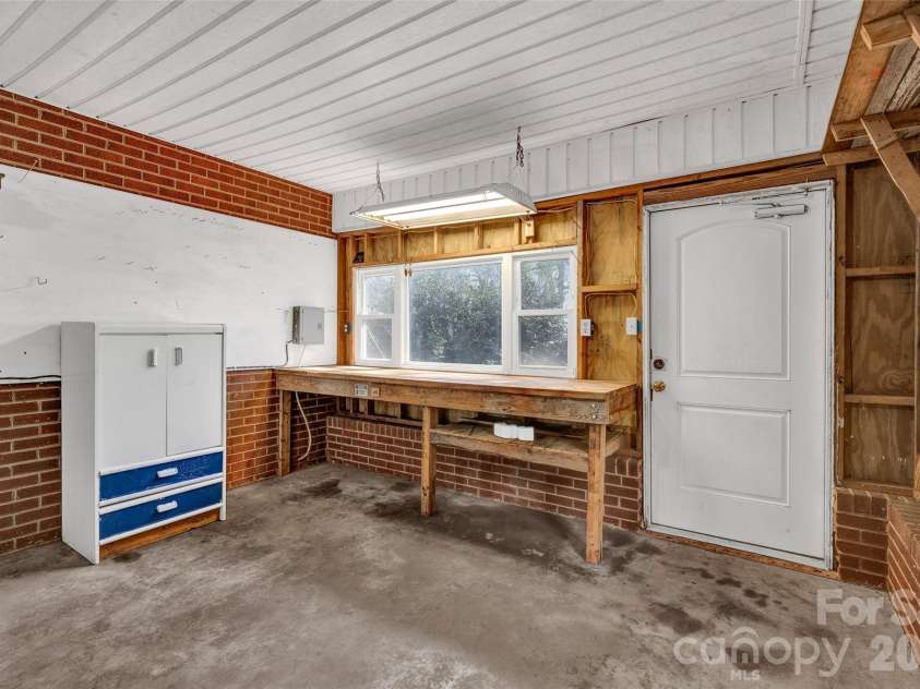 1090 Harris Bridge Road, Stony Point, NC 28678.  MLS# CAR4359624, YatesRealty ID 7305. 