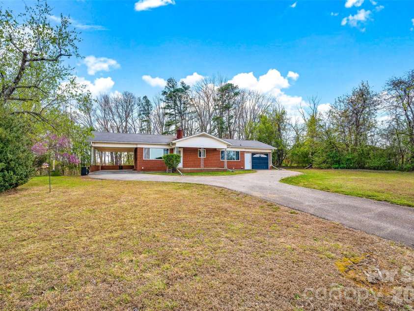 1090 Harris Bridge Road, Stony Point, NC 28678.  MLS# CAR4359624, YatesRealty ID 7305. 