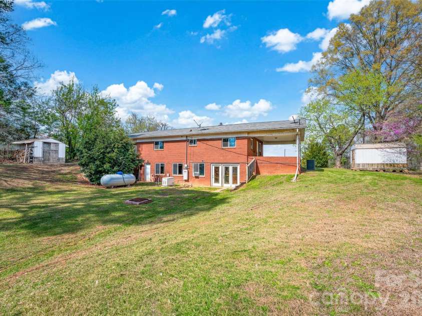 1090 Harris Bridge Road, Stony Point, NC 28678.  MLS# CAR4359624, YatesRealty ID 7305. 