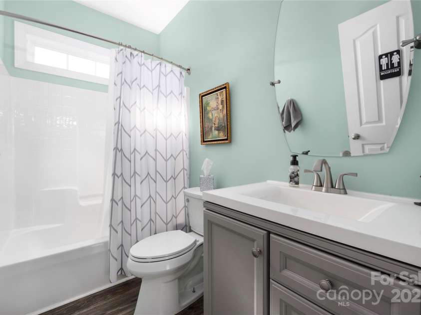 16115 Chiltern Lane, Huntersville, NC 28078.  MLS# CAR4233154, YatesRealty ID 7305. Main floor bath