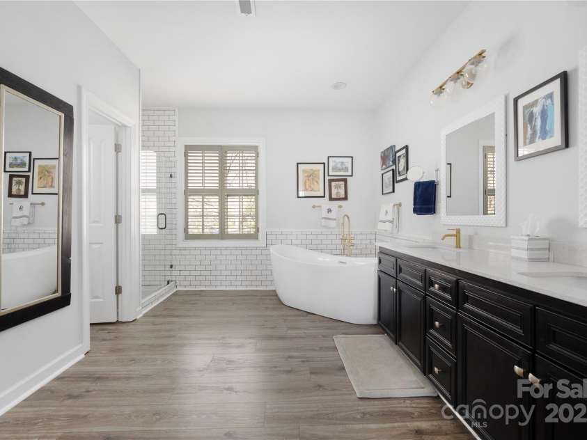 16115 Chiltern Lane, Huntersville, NC 28078.  MLS# CAR4233154, YatesRealty ID 7305. Primary bath