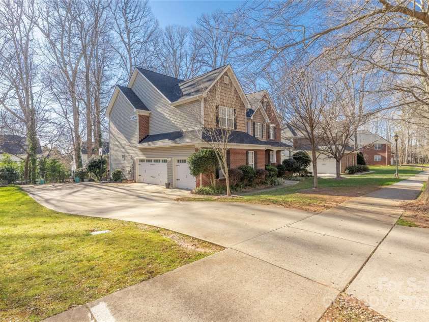 16115 Chiltern Lane, Huntersville, NC 28078.  MLS# CAR4233154, YatesRealty ID 7305. Side load 3 car garage