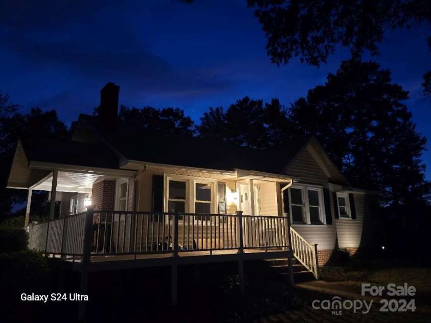 1176 Shearers Road, Mooresville, NC 28115.  MLS# CAR4188507, YatesRealty ID 7306. 