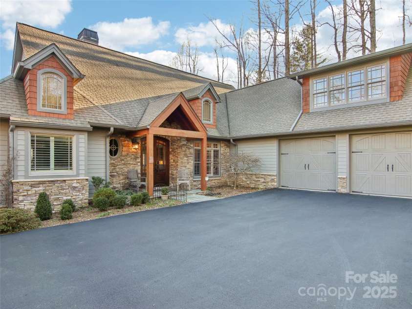 131 Falkirk Way, Zirconia, NC 28790.  MLS# CAR4224756, YatesRealty ID 7307. 