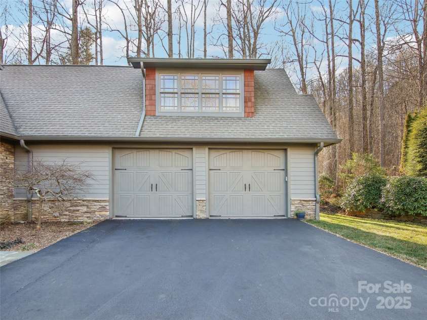 131 Falkirk Way, Zirconia, NC 28790.  MLS# CAR4224756, YatesRealty ID 7307. 