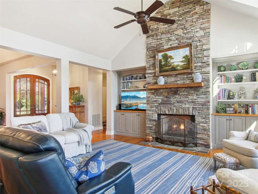 131 Falkirk Way, Zirconia, NC 28790.  MLS# CAR4224756, YatesRealty ID 7307. 