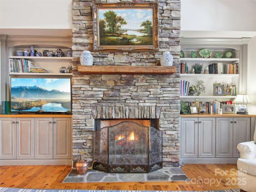 131 Falkirk Way, Zirconia, NC 28790.  MLS# CAR4224756, YatesRealty ID 7307. 