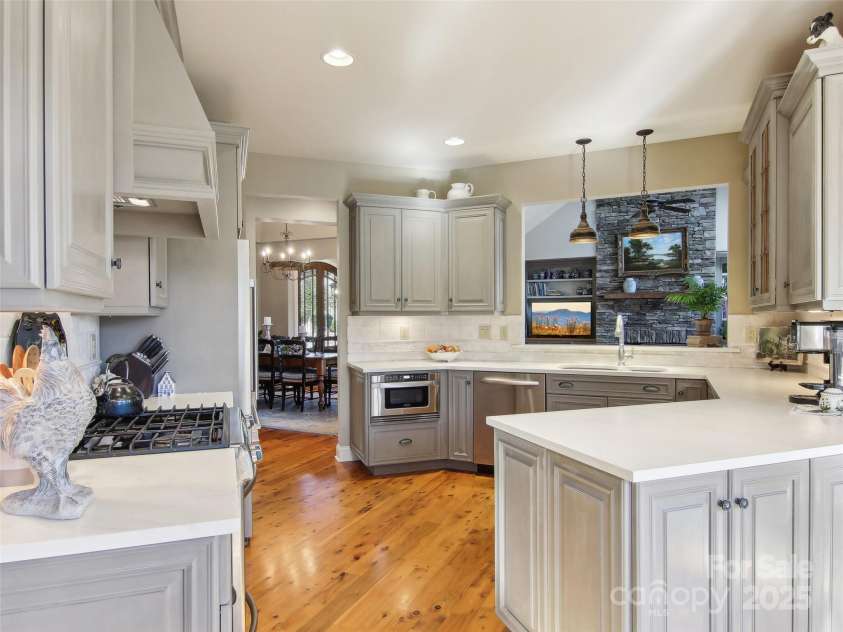131 Falkirk Way, Zirconia, NC 28790.  MLS# CAR4224756, YatesRealty ID 7307. 