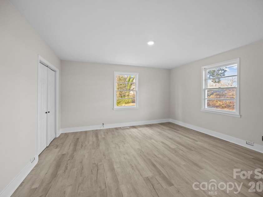 511 Trade Street, Dallas, NC 28034.  MLS# CAR4349869, YatesRealty ID 7307. Bedroom 2