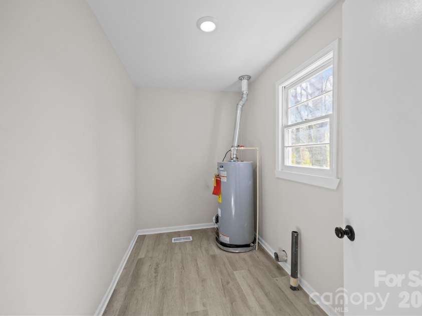 511 Trade Street, Dallas, NC 28034.  MLS# CAR4349869, YatesRealty ID 7307. Laundry room