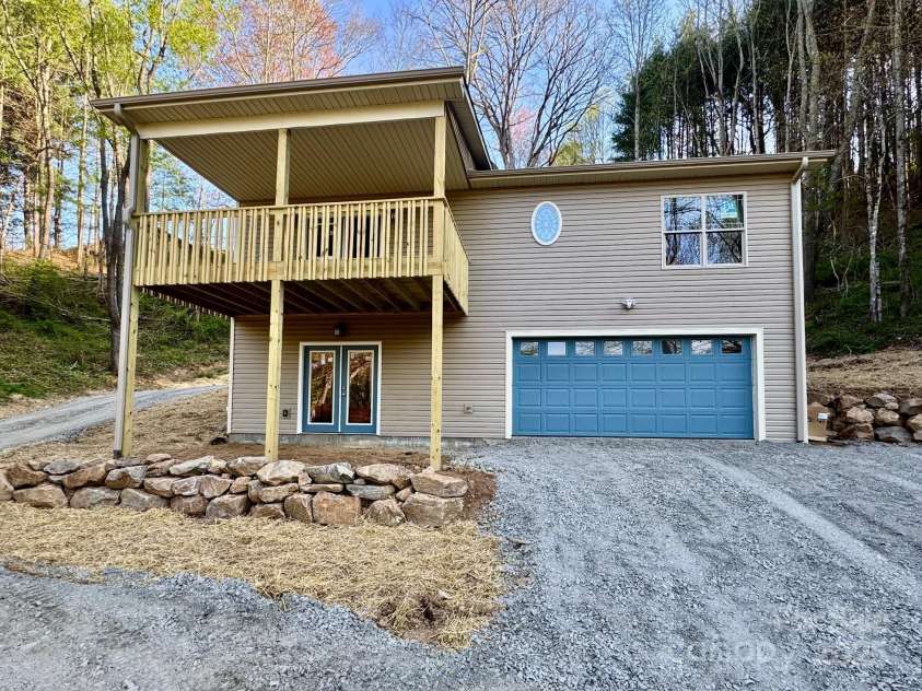 141 Jordan Farm Drive, Waynesville, NC 28786.  MLS# CAR4245899, YatesRealty ID 7308. 