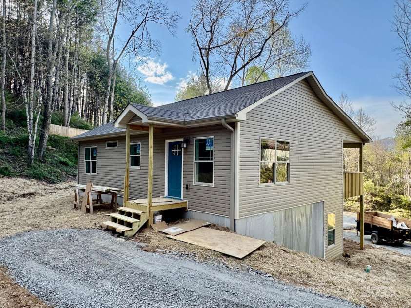 141 Jordan Farm Drive, Waynesville, NC 28786.  MLS# CAR4245899, YatesRealty ID 7308. 
