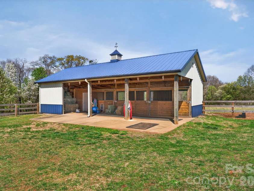 341 Ridings Road, Chesnee, SC 29323.  MLS# CAR4357551, YatesRealty ID 7308. Morton Barn