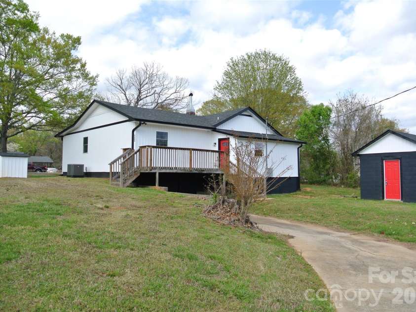 123 Moore Road, Ellenboro, NC 28040.  MLS# CAR4363629, YatesRealty ID 7309. 