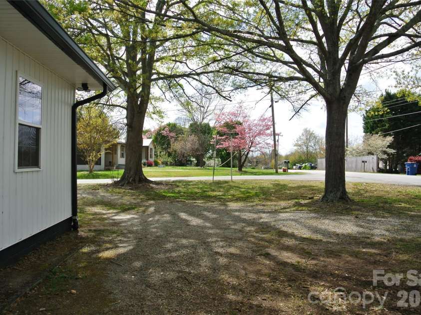 123 Moore Road, Ellenboro, NC 28040.  MLS# CAR4363629, YatesRealty ID 7309. 