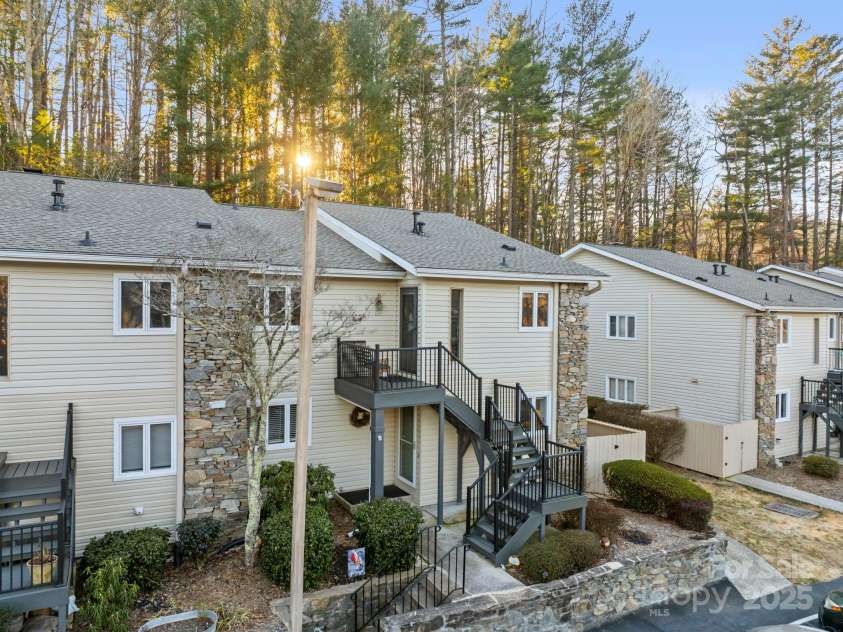 620 Britton Creek Drive, Hendersonville, NC 28791.  MLS# CAR4211283, YatesRealty ID 7309. 