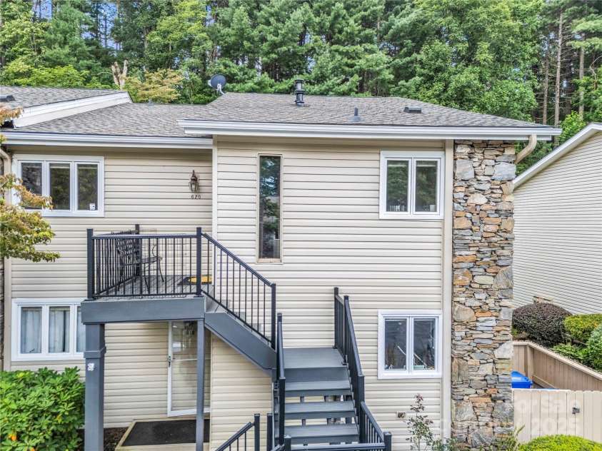 620 Britton Creek Drive, Hendersonville, NC 28791.  MLS# CAR4296853, YatesRealty ID 7309. 