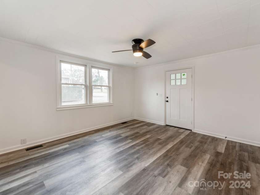 718 Grover Street, Gastonia, NC 28054.  MLS# CAR4208790, YatesRealty ID 731. 