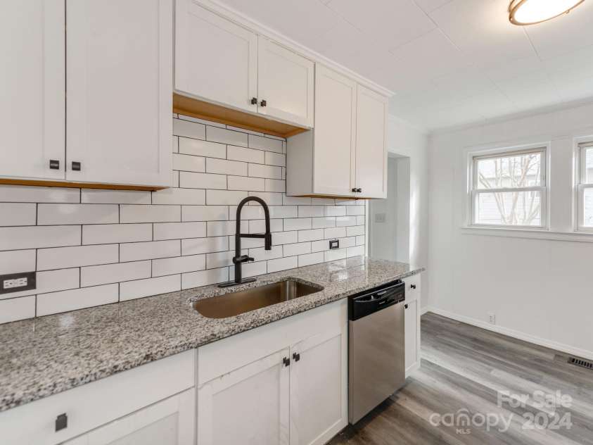 718 Grover Street, Gastonia, NC 28054.  MLS# CAR4208790, YatesRealty ID 731. 