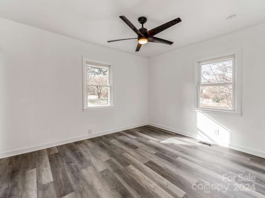 718 Grover Street, Gastonia, NC 28054.  MLS# CAR4208790, YatesRealty ID 731. 