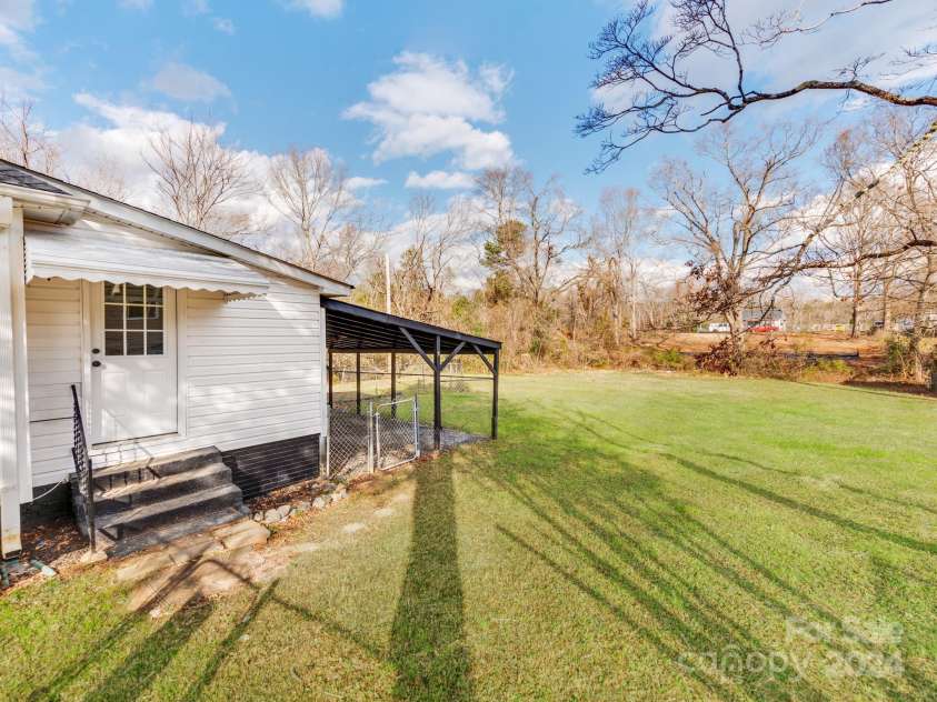 718 Grover Street, Gastonia, NC 28054.  MLS# CAR4208790, YatesRealty ID 731. 