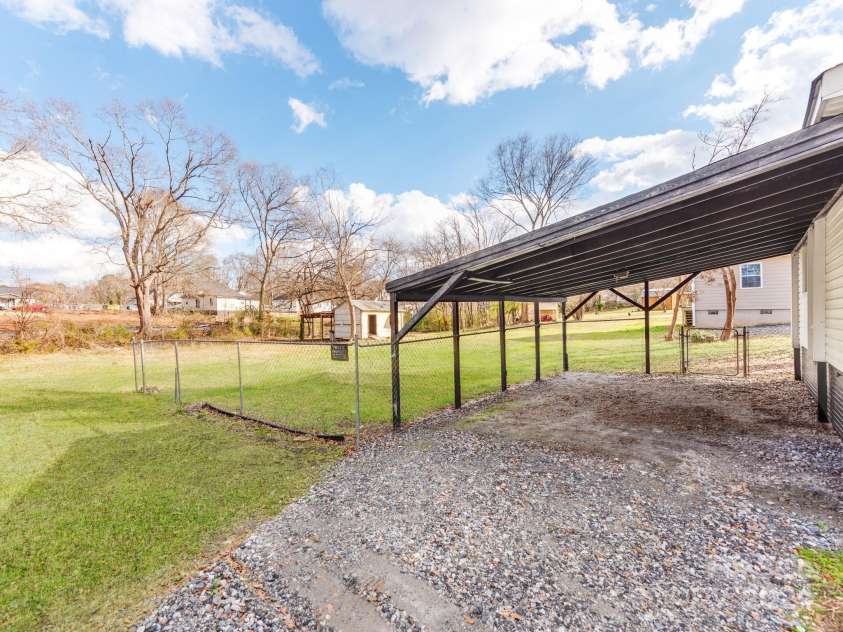 718 Grover Street, Gastonia, NC 28054.  MLS# CAR4208790, YatesRealty ID 731. 