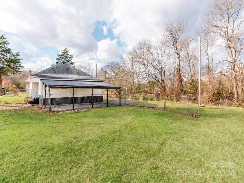718 Grover Street, Gastonia, NC 28054.  MLS# CAR4208790, YatesRealty ID 731. 