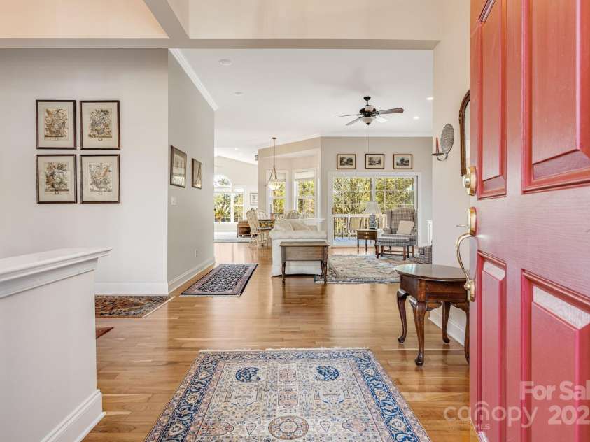 585 Rickel Drive, Hendersonville, NC 28739.  MLS# CAR4234333, YatesRealty ID 7310. 