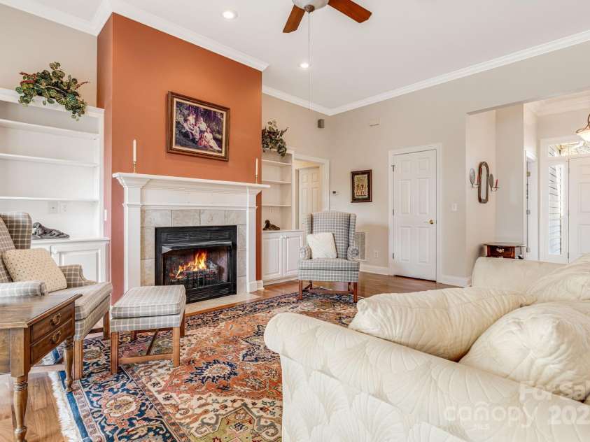 585 Rickel Drive, Hendersonville, NC 28739.  MLS# CAR4234333, YatesRealty ID 7310. 