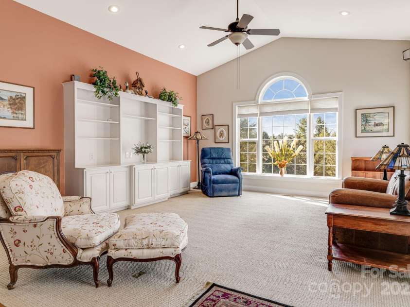 585 Rickel Drive, Hendersonville, NC 28739.  MLS# CAR4234333, YatesRealty ID 7310. 