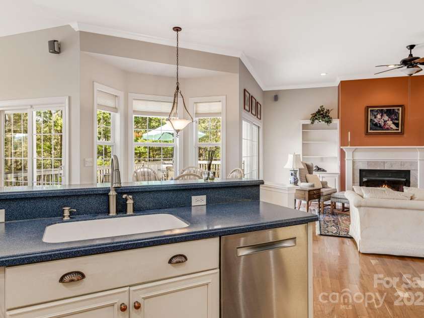 585 Rickel Drive, Hendersonville, NC 28739.  MLS# CAR4234333, YatesRealty ID 7310. 