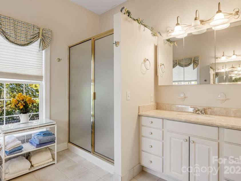 585 Rickel Drive, Hendersonville, NC 28739.  MLS# CAR4234333, YatesRealty ID 7310. 