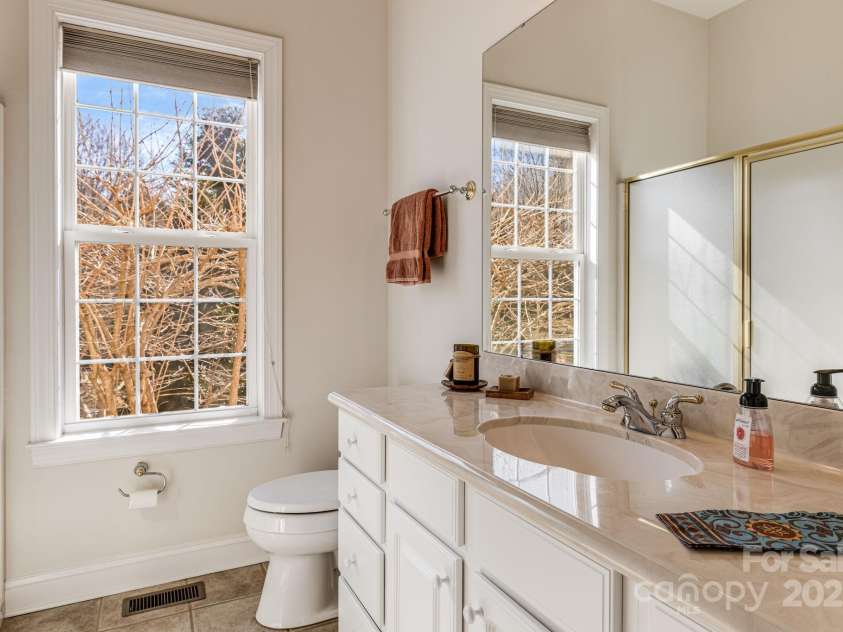 585 Rickel Drive, Hendersonville, NC 28739.  MLS# CAR4234333, YatesRealty ID 7310. 